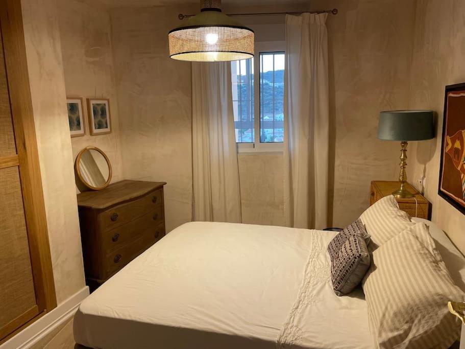 Maravilloso Apartamento En Primera Linea De Playa. Torreguadiaro Eksteriør bilde